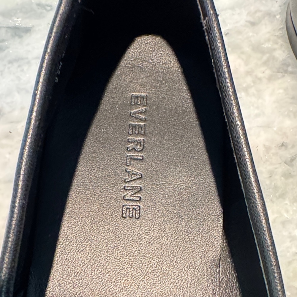 Classic Black Ballet Flats with Strap - Picture 4 of 5